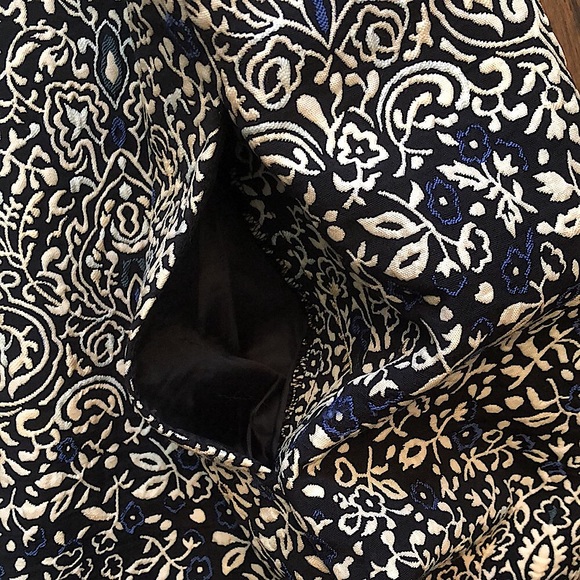 Navy Blue and Ivory Empire Waist Damask Pattern Dress With Pockets Size 8 - Picture 14 of 16